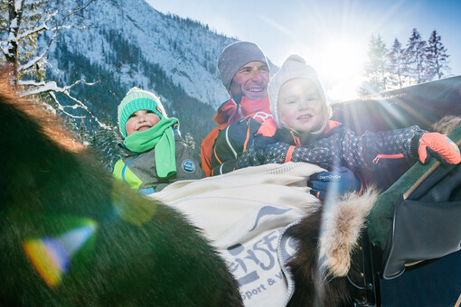 Horse-drawn sleigh rides are a great way to discover the surroundings of Lake Achensee. A tour into the snow-covered Karwendel valleys is a memorable experience for the whole family. 