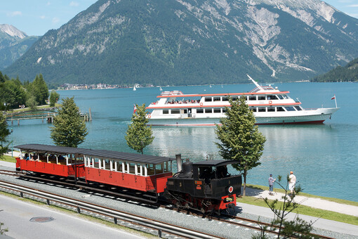 Mit dem Zeitalter der Achensee Dampf-Zahnradbahn und der Achenseeschifffahrt begann der Tourismus am Achensee.